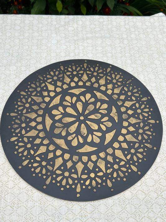 Circular Placemat Set - Black/Gold